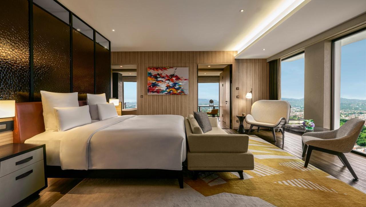 Pullman Bandung Grand Central Экстерьер фото